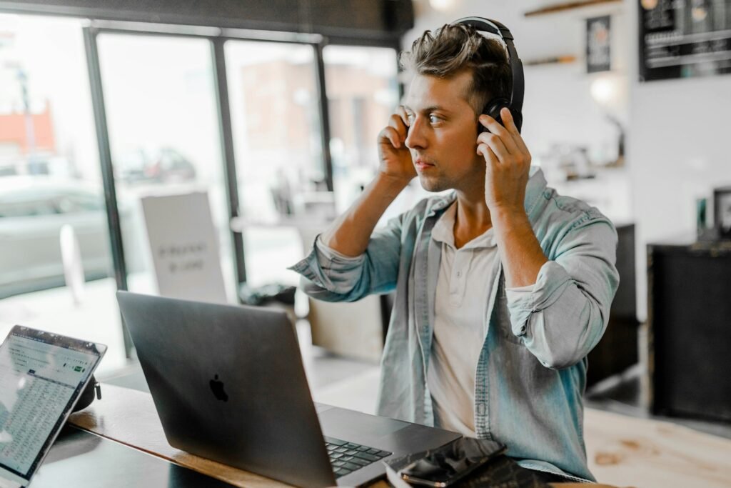 Best Remote Jobs With No Experience (and How to Get One) Best Remote Jobs With No Experience (and How to Get One)